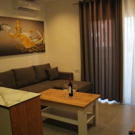 Lazari S Apartments, hotel in Himare