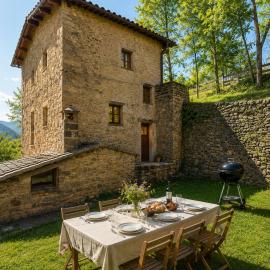 Casa rural amb BBQ, riu i muntanya - by CaLQuEROL - 12 pax, hotel in Vilada