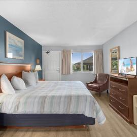 King Studio with Kitchenette - Pet-Friendly - Pool and Hot Tub