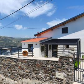 Castas D'ouro Guest House II