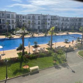 Appartement neuf première main à louer par jour à résidence La Playa, Mansouria Bien équipé, propre, moderne et dans une résidence calme et sécurisée, proche de la plage