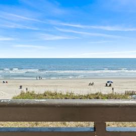 Beautiful 2 Bedroom Apartment in Cherry Grove with Stunning Views Buena Vista 402