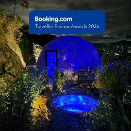 Solaris Glamping Exclusive، فندق في Tena