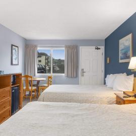 Pet Friendly Oceanfront Condo - Two Queen Beds - Pool and Hot Tub, hotel en Ocean Shores