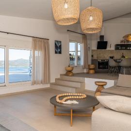 PETRA Luxury Villas, hotel in Agioi Apostoli