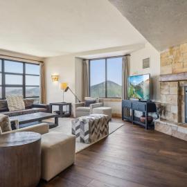 Ski-In Ski-Out Grand Summit Hotel Penthouse