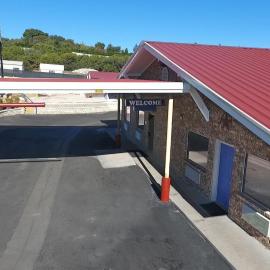 Hillcrest Inn & Suites Ozona، فندق في أوزونا