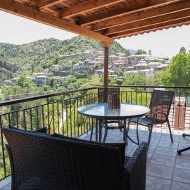 family home, hotel a Dhimitsana