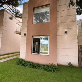 Cabañas Aires del Bosque, hotel in Santa Teresita