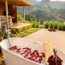 Bali Style Pool Villa in PhuSaimorkVilla โรงแรมในแม่แตง