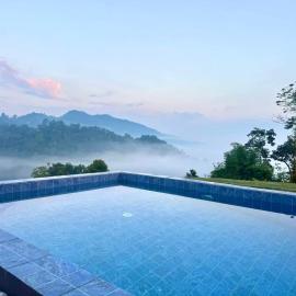 Bali Style Pool Villa in PhuSaimorkVilla، فندق في ماي تاينج