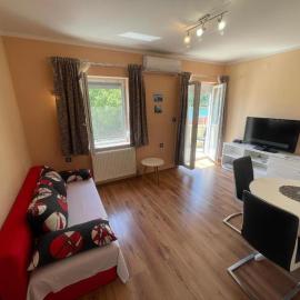 Cosy balcony apartment in Obrovac