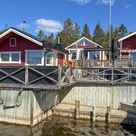 Beautiful Home In Vallvik With Sauna, hotel di Vallvik