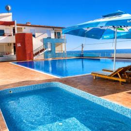 Apartments De Lara s, hotelli kohteessa Utjeha