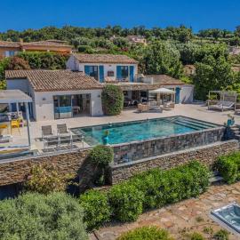 Luxury house, St tropez 20mns! Stunning view, serene & private
