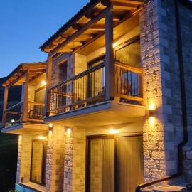 Stone Loft Suite, hotel en Karpenisi