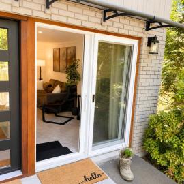 Modern North Van Escape with 2BR BBQ Workspace, hotel in North Vancouver