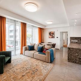 PEARL Premium Suite - 150m Beach & Free Parking, viešbutis Limasolyje