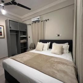 The ELEVATED STAY ACCRA, hotel en Kwabenya