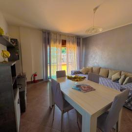 SOFIA APARTMENT - Bright and Spacious Flat in Central Nettuno, Steps from the City Center, Beaches, and Train Station, hotelli kohteessa Nettuno