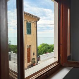 Cielo-terra vista mare a 150mt dal mare, Numana - N158, хотел в Нумана