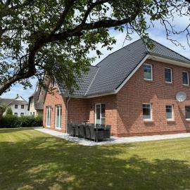 Großes Ferienhaus in Mellnitz auf Rügen mit 5 Schlafzimmer, hotel v destinaci Poseritz