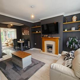 Pannell Avenue Spacious Home with Private Parking, Hotel in Middlesbrough