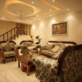 The Ivory Mansion Ultra Luxury 4BR Villa with Rooftop Jacuzzi & Party lounge, hotel u gradu Gurgaon