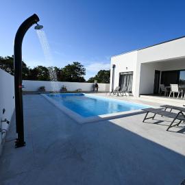 Villa Zara Blu near Zadar with private pool – hotel w mieście Briševo