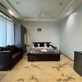 Atmosphere Hotel & Restaurant, hotel a Alīgarh