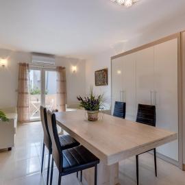 Apartments Pineta, hotel i Cunski
