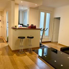 Perfectly Located one bedroom apartment near Paris, hotel em Châtillon