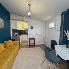 Studio moderne climatisé - Parking gratuit - Paris & Disney, hotel in Ormesson-sur-Marne