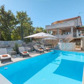 Holiday Apartment Lavendel with Pool