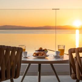 Elysian Beachfront Luxury Suite with Jacuzzi - Sea & City View - ADULTS ONLY