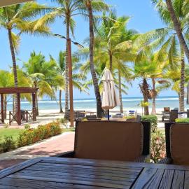 Free Early Check-in Or Late Check-Out - Apartamentos Frente Al Mar Caribe, Playa Juan Dolio, RD - Vistas Francas A La Playa, Artardeceres De Ensueños, Exclusividad Y Seguridad Las 24 horas - Opciones de 2 y 3 Habitaciones, viešbutis mieste Gvajakanesas