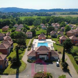 Studio cosy avec piscine terrasse jardin et vélos à Prayssac, hotel v destinácii Prayssac