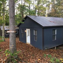 Owl's Tale at Avenwood Cabins, hotel in New Straitsville