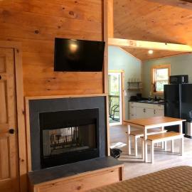 Forest Aisle at Avenwood Cabins, hotel in New Straitsville