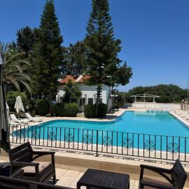 Marsin Hotel & Bungalows、キレニアのホテル