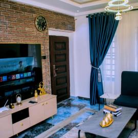 2 bedroom with Outdoor Snooker and Tennis, 24hrs light, WiFi, Netflix, in Oregun, Ikeja Lagos