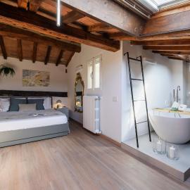 Modena Dream Bathtub - Spa Tub in the Old Town, hotel en Módena