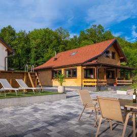 Mountain Retreat Lika, Hotel in Bužim