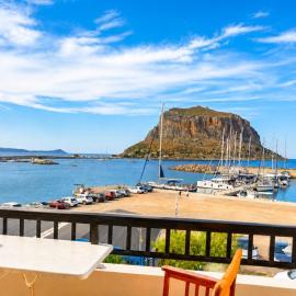 Matroni's House - Seafront Getaway in Monemvasia