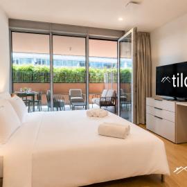 Waterfront Lux •1BR • A/C • Gym• Parking • By Tilo