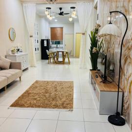 Elora Homestay, hotel a Tampin