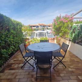 VILLA AUX CAPELLANS SUR LA MARINA POUR 4 PERSONNES - vue Marina - Parking - plage à 5 min à pied