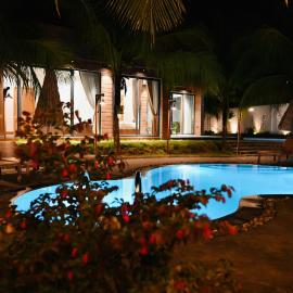 Private Pool & Garden Chill Villa with BBQ Area, Hotel in Xóm Bình Nguyên
