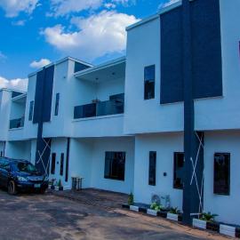 Amazon luxury Apartment, hotel i Enugu