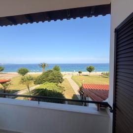 Villa Nikoleta - Beach Front luxury villa with beach access